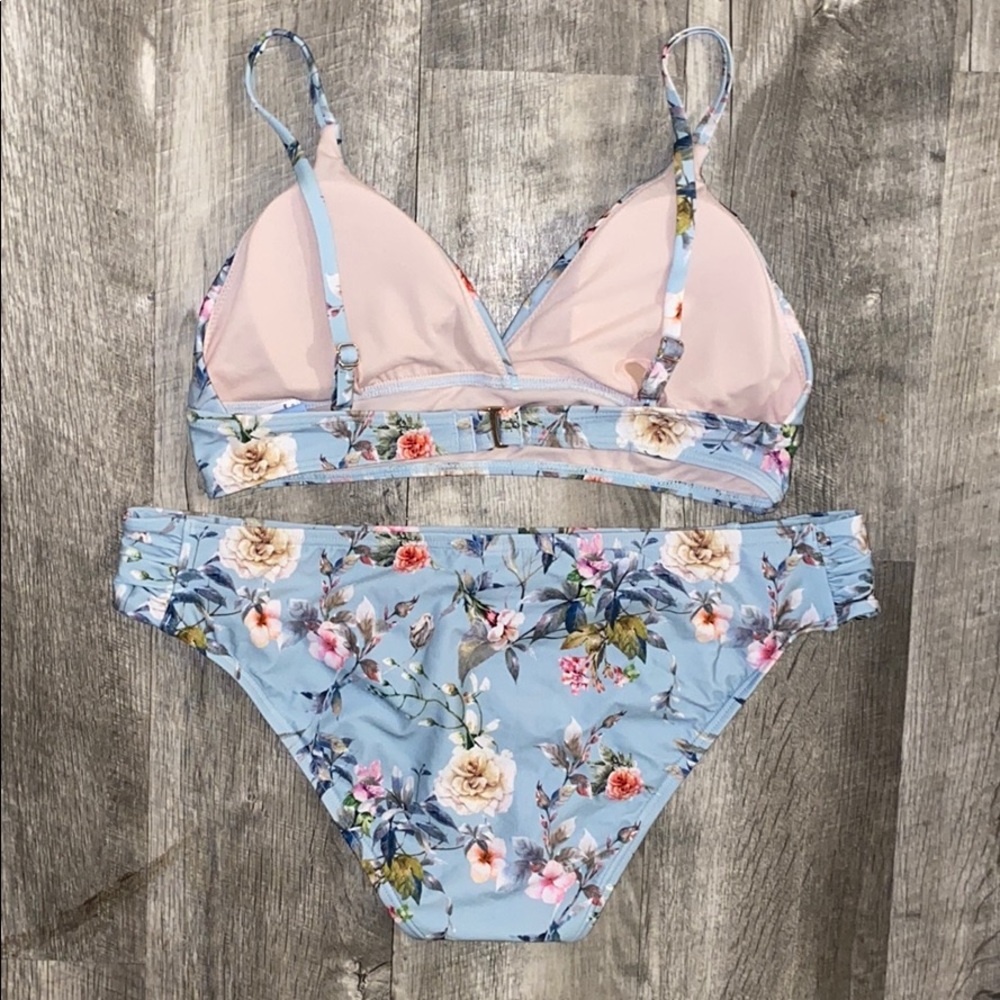 Two-piece bikini - Picture 6 of 9